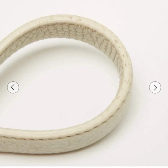 PRADA AUTHENTIC PEBBLED CREAM LEATHER HANDLE/CROSSBODY GOLD HARDWARE - Picture 11 of 12